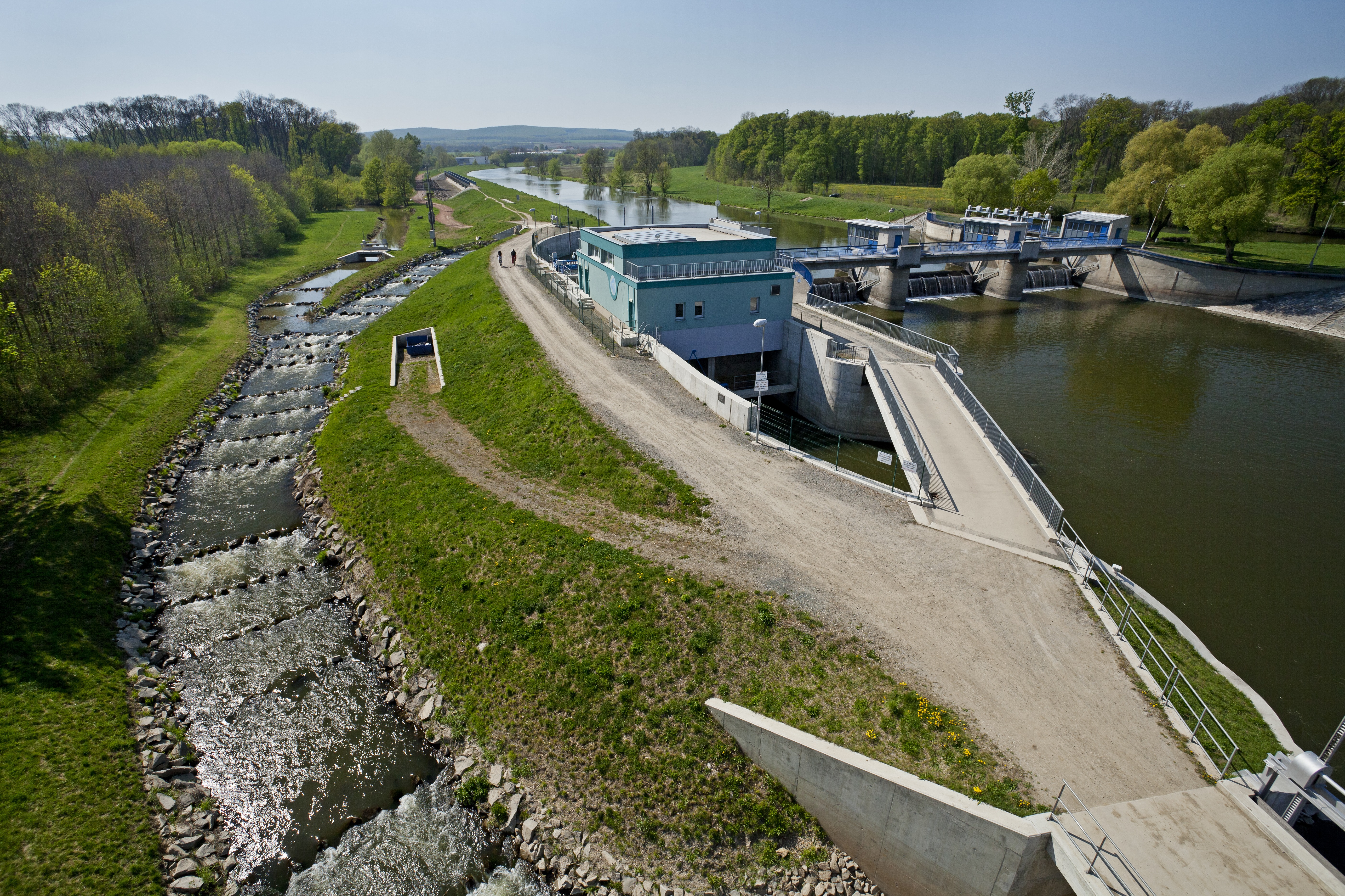 Rybí přechod u MVE na jezu Bulhary. Zdroj Cech malých vodních elektráren. 